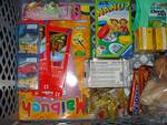 Nicht nur Verpflegung, Hygienepakete, Einmaloveralls, Decken und Taschenlampen, sondern auch Spielsachen gab es für die Nacht für die Personen, die noch in der Gondel waren.